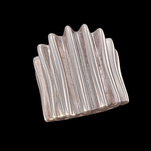Sterling Fluted Modern Design Statement Ring Band - Picture 1 of 11